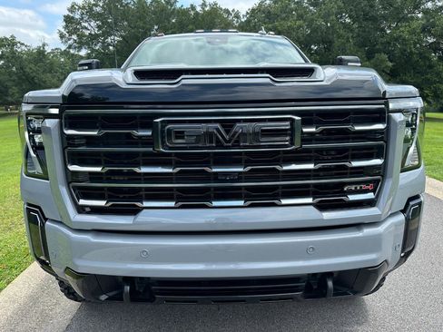 Used 2024 GMC Sierra 2500 AT4 w/ AT4 Premium Plus Package AWD/4WD image 2