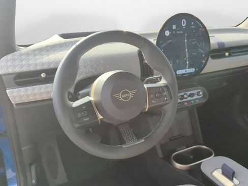 Certified 2025 MINI Cooper S image 10