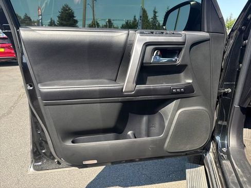 Used 2017 Toyota 4Runner Limited AWD/4WD image 26