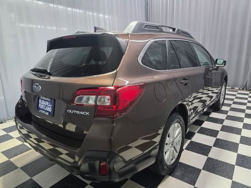 Used 2019 Subaru Outback 2.5i Premium AWD/4WD image 4