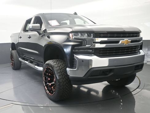 Used 2019 Chevrolet Silverado 1500 LT w/ All-Star Edition AWD/4WD image 9