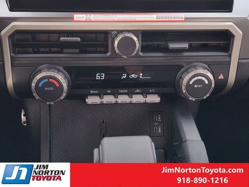 Used 2025 Toyota Tacoma TRD Sport image 22