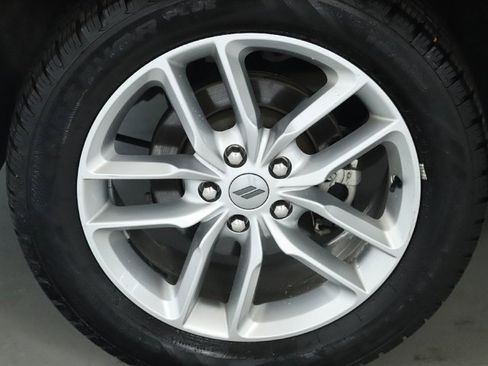 Used 2023 Dodge Durango GT image 12