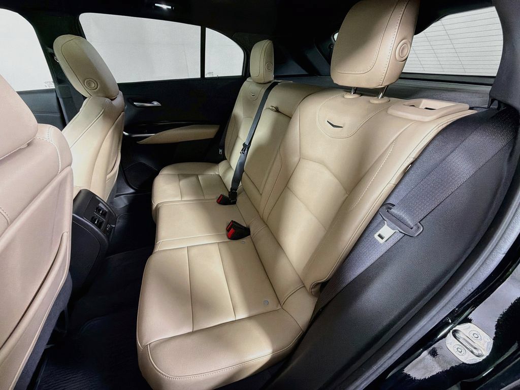 Certified 2024 Cadillac XT4 Luxury w/ Cold Weather Package FWD image 19