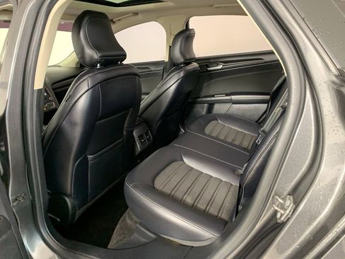 Used 2018 Ford Fusion SE w/ Equipment Group 201A image 31