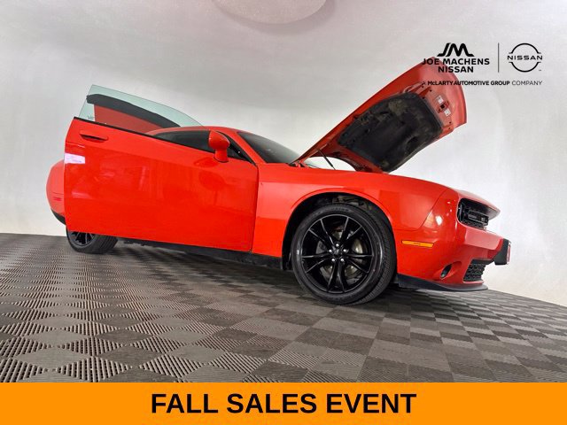 Used 2016 Dodge Challenger SXT w/ Blacktop Package RWD image 24