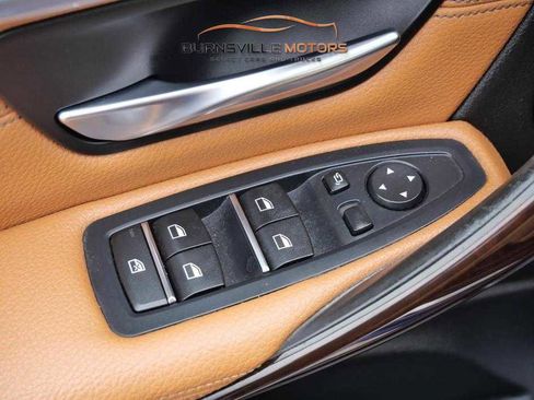 Used 2018 BMW 330i xDrive Sedan w/ Premium Package image 15