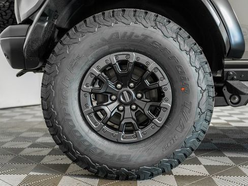 New 2025 Ford Bronco Outer Banks w/ Sasquatch Package image 23