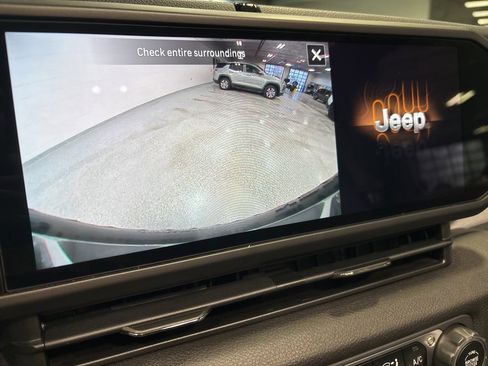 Used 2024 Jeep Wrangler Sport S image 25