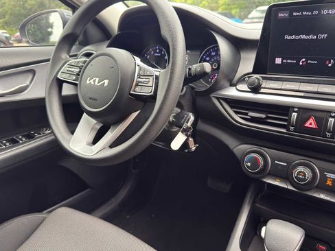 Used 2024 Kia Forte LXS w/ LXS Technology Package FWD image 32