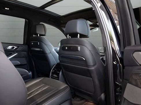 Used 2023 BMW X7 xDrive40i w/ M Sport Package AWD/4WD image 67