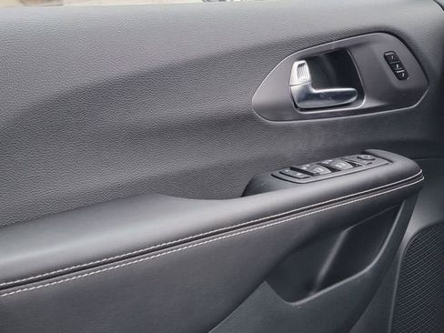 New 2026 Chrysler Pacifica Select AWD/4WD image 35