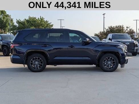 Used 2023 Toyota Sequoia Platinum AWD/4WD image 4