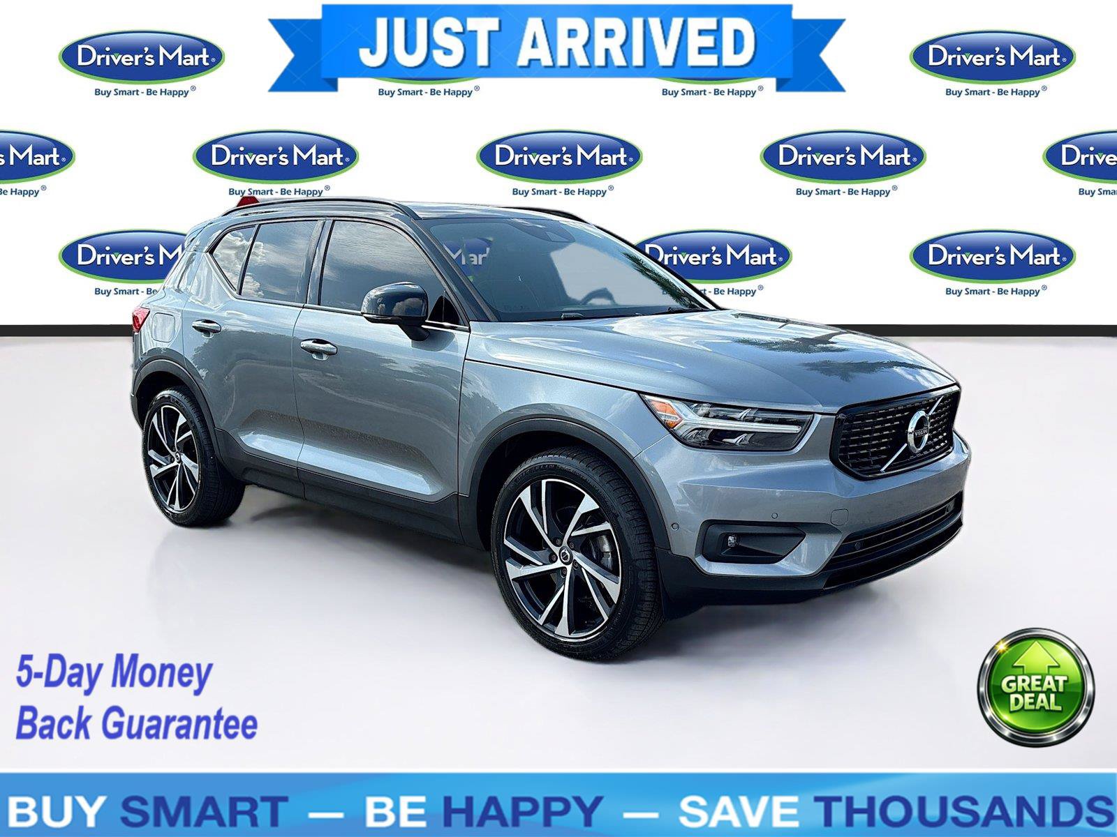 Used 2019 Volvo XC40 T4 R-Design FWD image 1