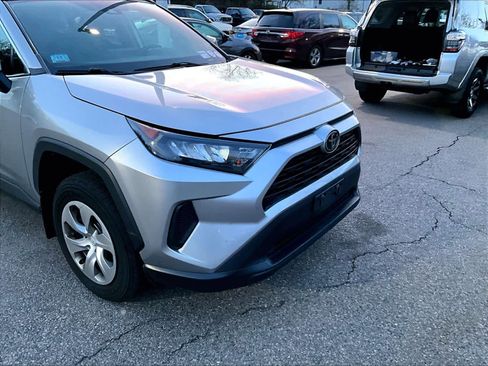 Used 2021 Toyota RAV4 LE AWD/4WD image 5