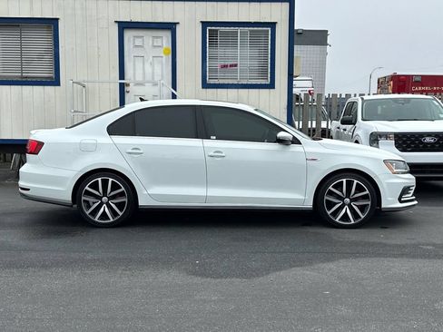 Used 2018 Volkswagen Jetta GLI FWD image 2