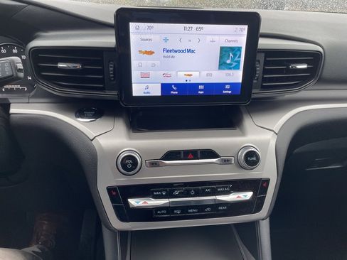 Used 2022 Ford Explorer XLT w/ Class IV Trailer Tow Package image 19