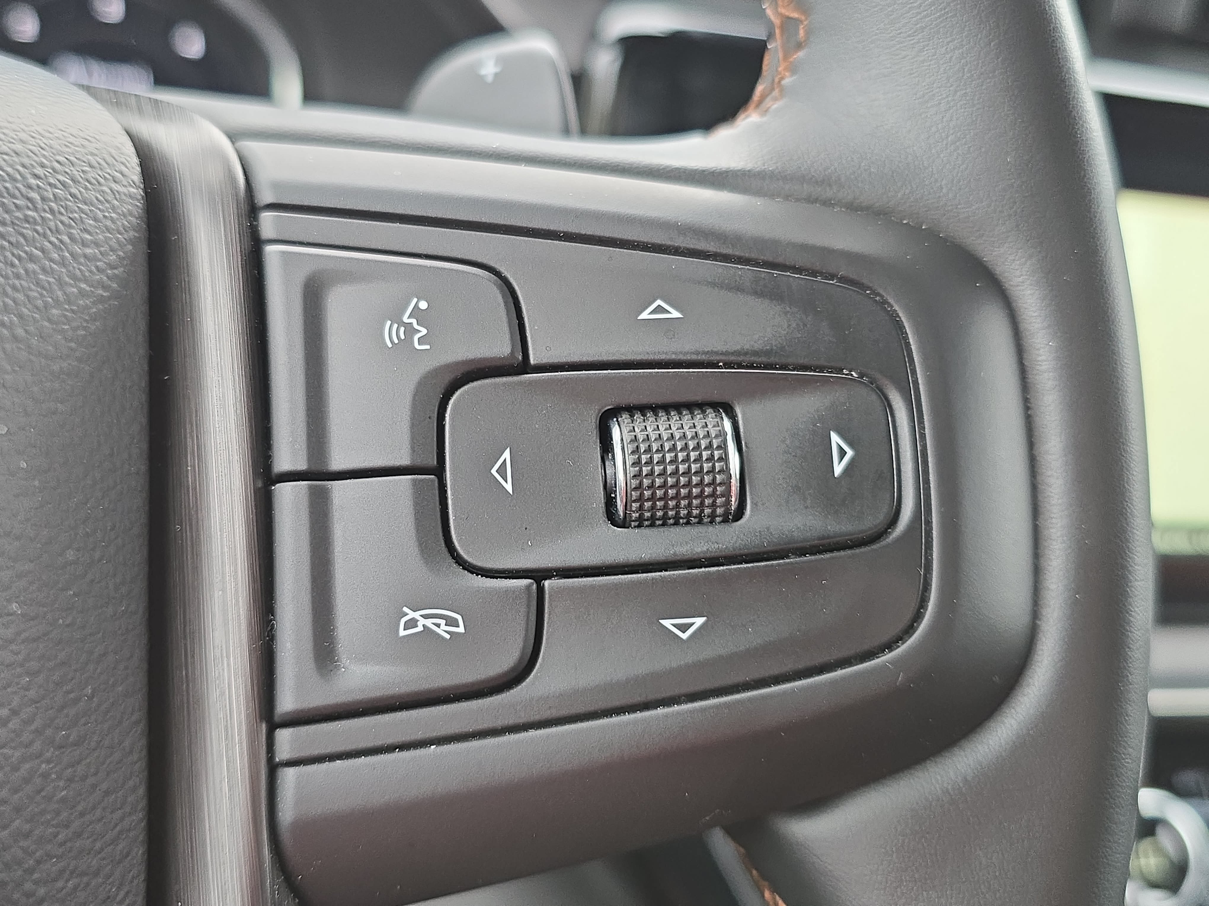 Used 2024 GMC Sierra 1500 AT4 w/ AT4 Preferred Package AWD/4WD image 17