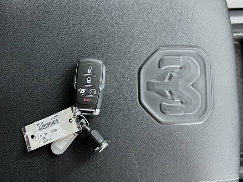 New 2026 RAM 2500 Laramie AWD/4WD image 20