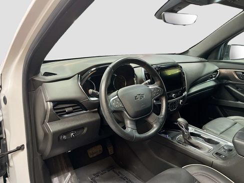 Used 2023 Chevrolet Traverse Premier w/ Redline Edition AWD/4WD image 9