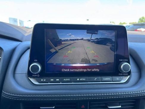 Used 2023 Nissan Rogue SV image 19