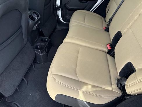 Used 2018 Jeep Wrangler Unlimited Sport S AWD/4WD image 10