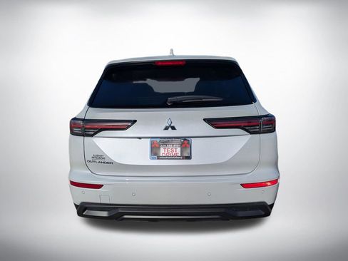 New 2026 Mitsubishi Outlander ES FWD image 4