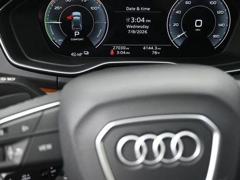 Used 2023 Audi Q5 e Prestige w/ Prestige Package AWD/4WD image 18