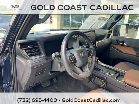 Used 2024 Lexus GX 550 w/ Accessory Package (31) AWD/4WD image 20