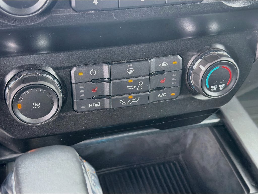 Used 2019 Ford F150 XLT w/ Equipment Group 302A Luxury AWD/4WD image 18