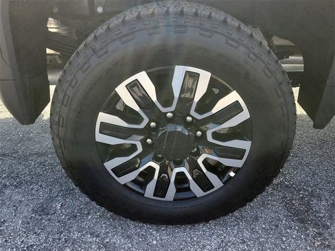 New 2025 GMC Sierra 3500 Denali Ultimate image 5