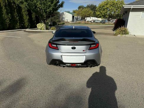 Used 2023 Toyota GR86 Premium w/ ALL Weather Mat Package (TMS) RWD image 4
