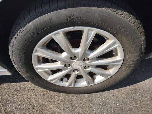 Used 2010 Buick Lucerne CXL w/ Driver Confidence Package FWD image 28