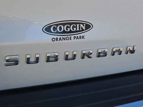 Used 2018 Chevrolet Suburban Premier image 15