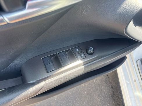 Used 2024 Toyota Camry SE FWD image 8