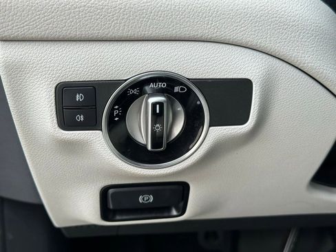 Used 2018 Mercedes-Benz GLA 250 4MATIC image 32