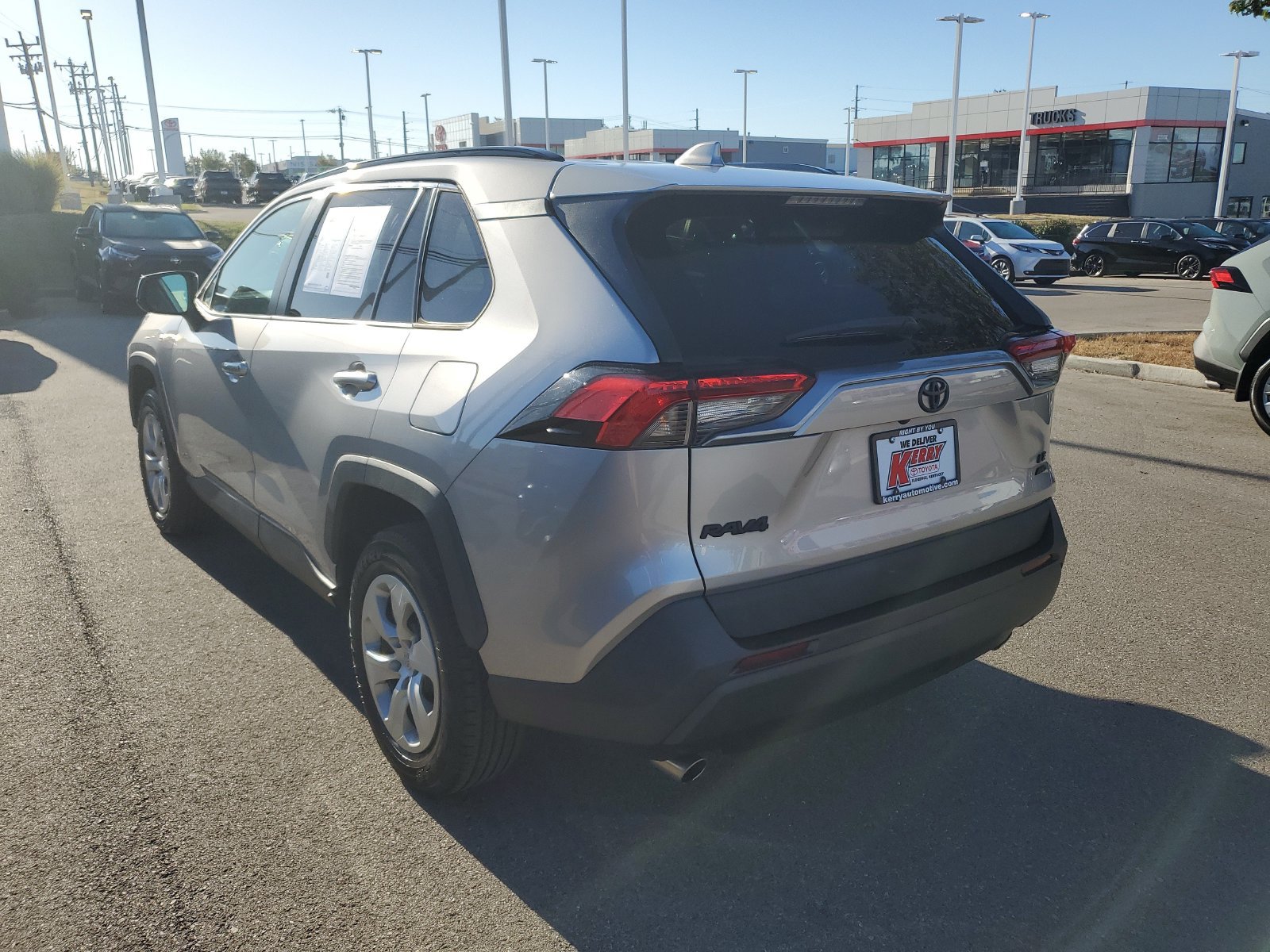 Certified 2021 Toyota RAV4 LE AWD/4WD image 3