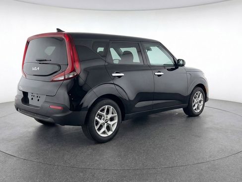 Used 2025 Kia Soul LX w/ LX Technology Package FWD image 9