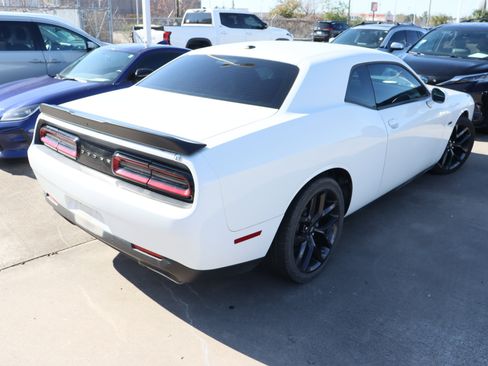 Used 2023 Dodge Challenger R/T w/ Blacktop Package image 9