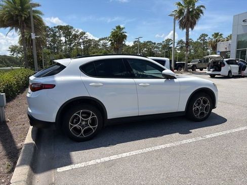 Used 2022 Alfa Romeo Stelvio Sprint AWD/4WD image 3