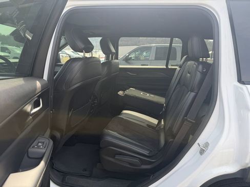 Used 2024 Jeep Grand Cherokee L Altitude image 6