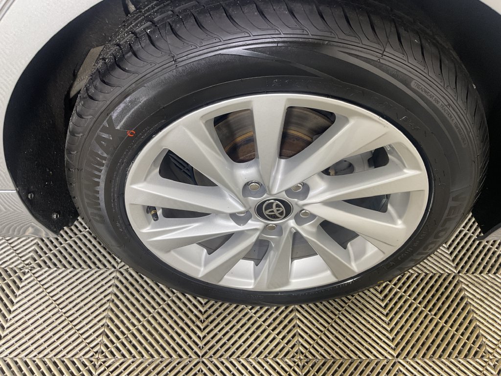 Used 2024 Toyota Camry LE FWD image 6