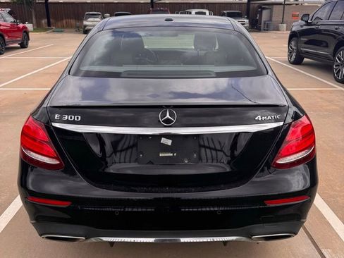 Used 2017 Mercedes-Benz E 300 4MATIC image 7