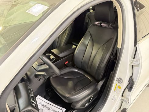 Used 2023 Lincoln Nautilus AWD w/ Premium Package image 10