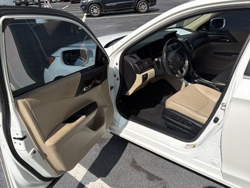 Used 2017 Honda Accord EX-L image 12