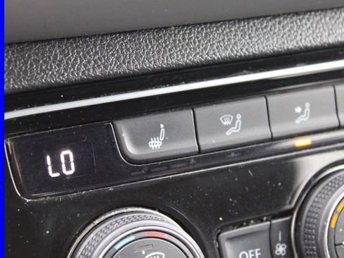 Used 2022 Volkswagen Atlas Cross Sport SEL R-Line image 43