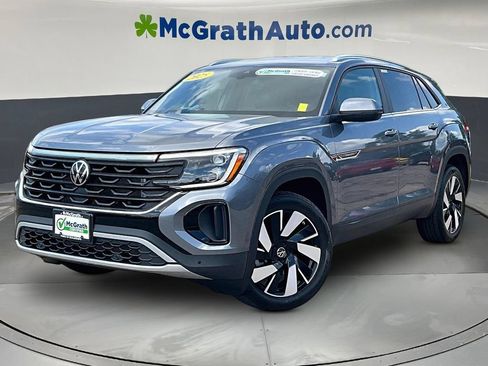 Used 2025 Volkswagen Atlas Cross Sport SE AWD/4WD image 3