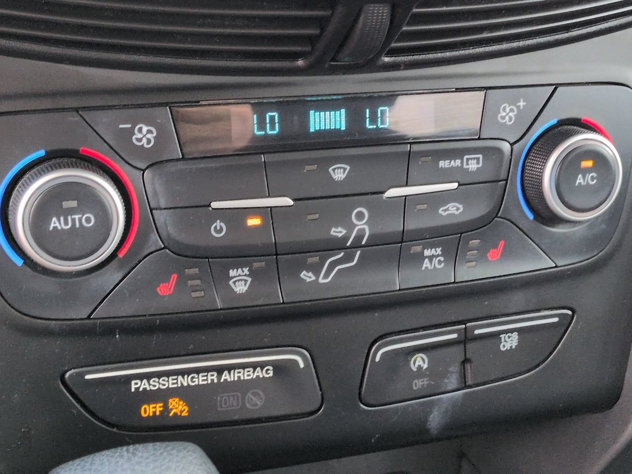 Used 2019 Ford Escape SE FWD image 22
