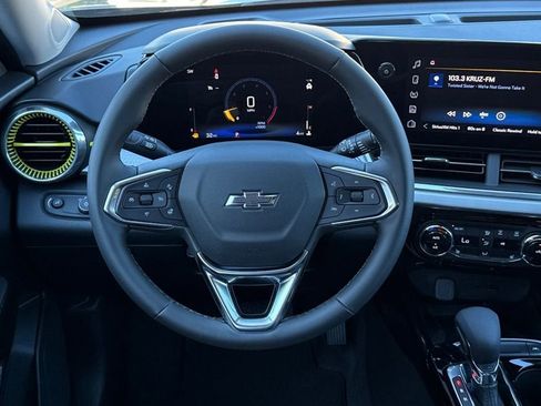 New 2026 Chevrolet Trax LT w/ Sunroof Package image 14