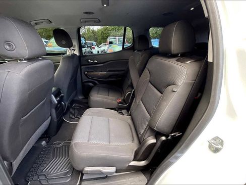 Used 2022 GMC Acadia SLE image 49